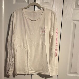 Vineyard Vines white Long Sleeve Tee with Pink Logo size small NWOT